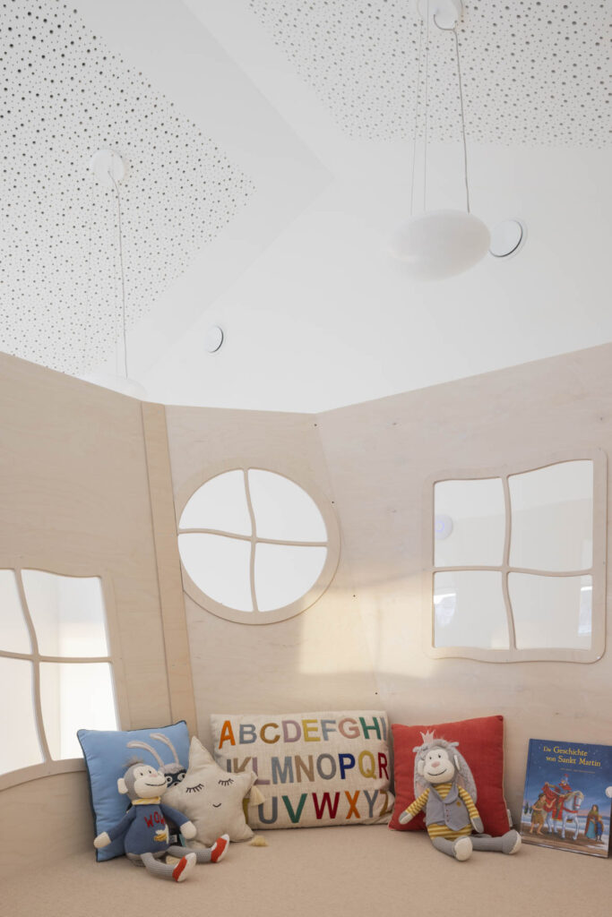 Gemütliche Leseecke der Kita Jahnstraße Kitarino